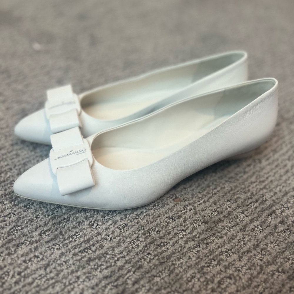 Salvatore Ferragamo White Flats with Bow Detail - Picture 3 of 4